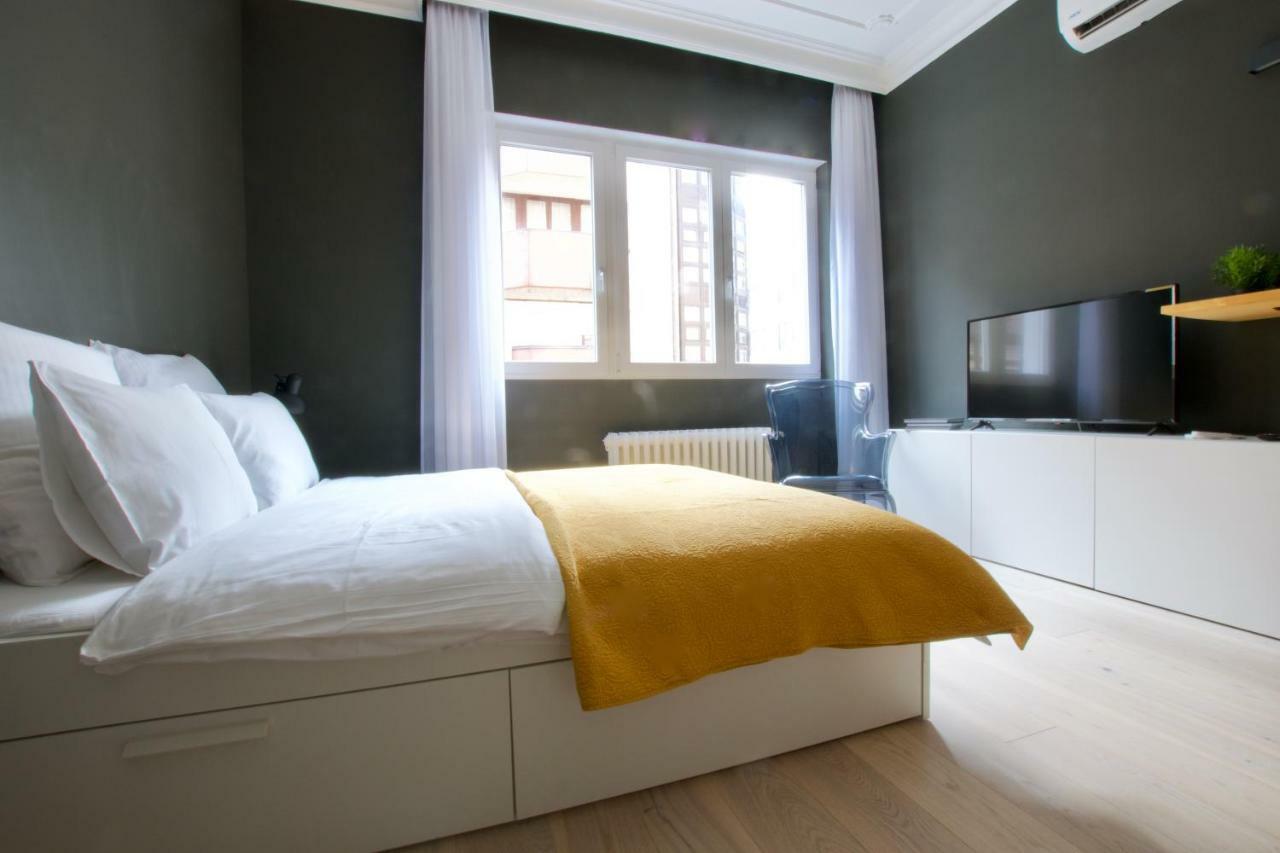 Luxury By Hi5 - Aranykez 7 Apartment Budapest
